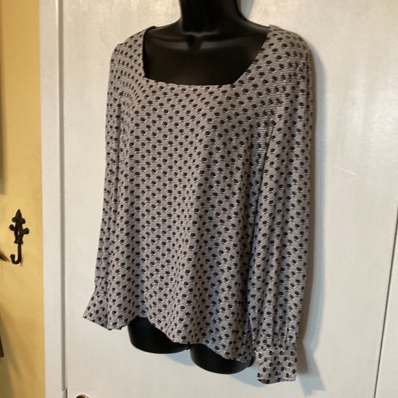 NWT LOFT Women’s Graphic Floral Print Square Neckline Blouses 2-Pack Bundle - Picture 3 of 10